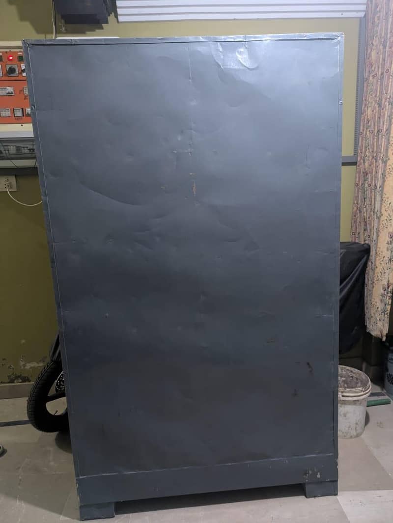 Stylish Wardrobe bedroom Almari Available in excellent condition 6