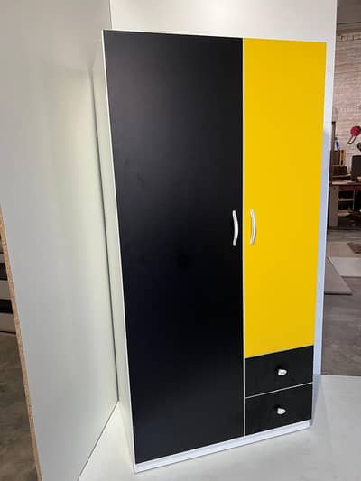 2door wardrobe for sale size 5.5 height  width 3 ft