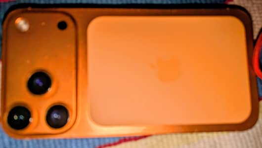 Apple iPhone XR convert 17 pro