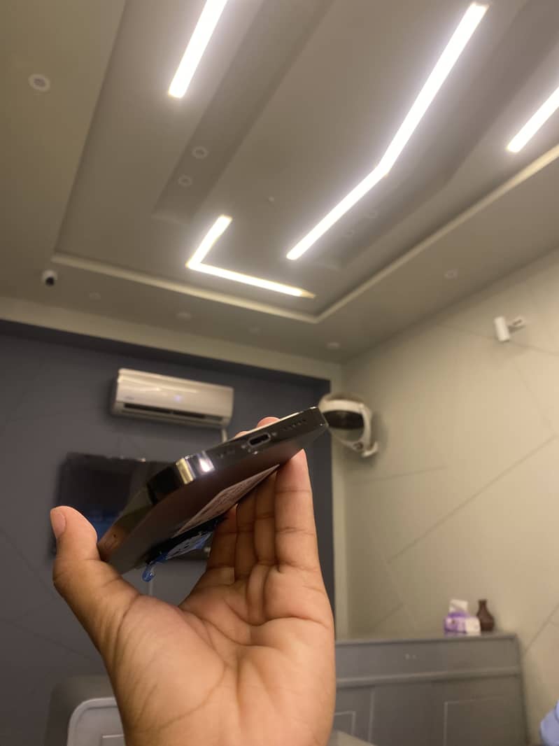 iPhone 14Pro 2