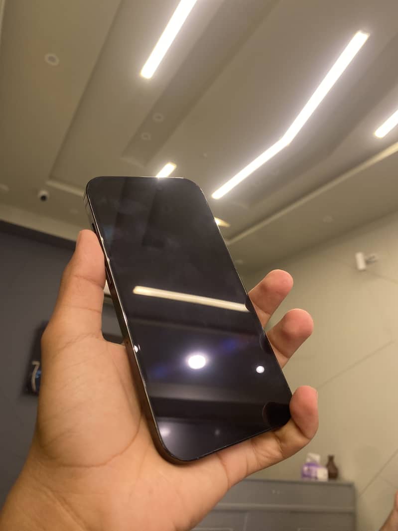 iPhone 14Pro 4