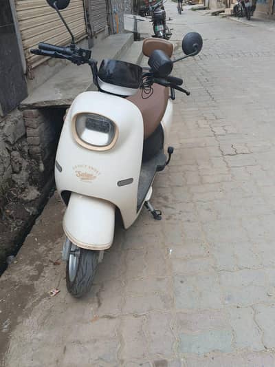 I want to sale my scoty price 145000