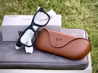 Ray-Ban Meta Smart Glasses Gen 2 | Clear Lens | Sealed Condition