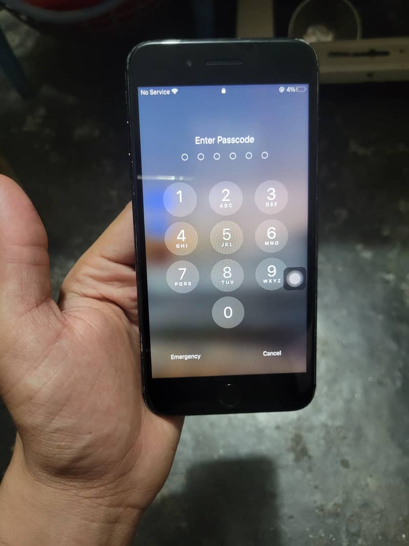 Apple iPhone 7 Plus 1