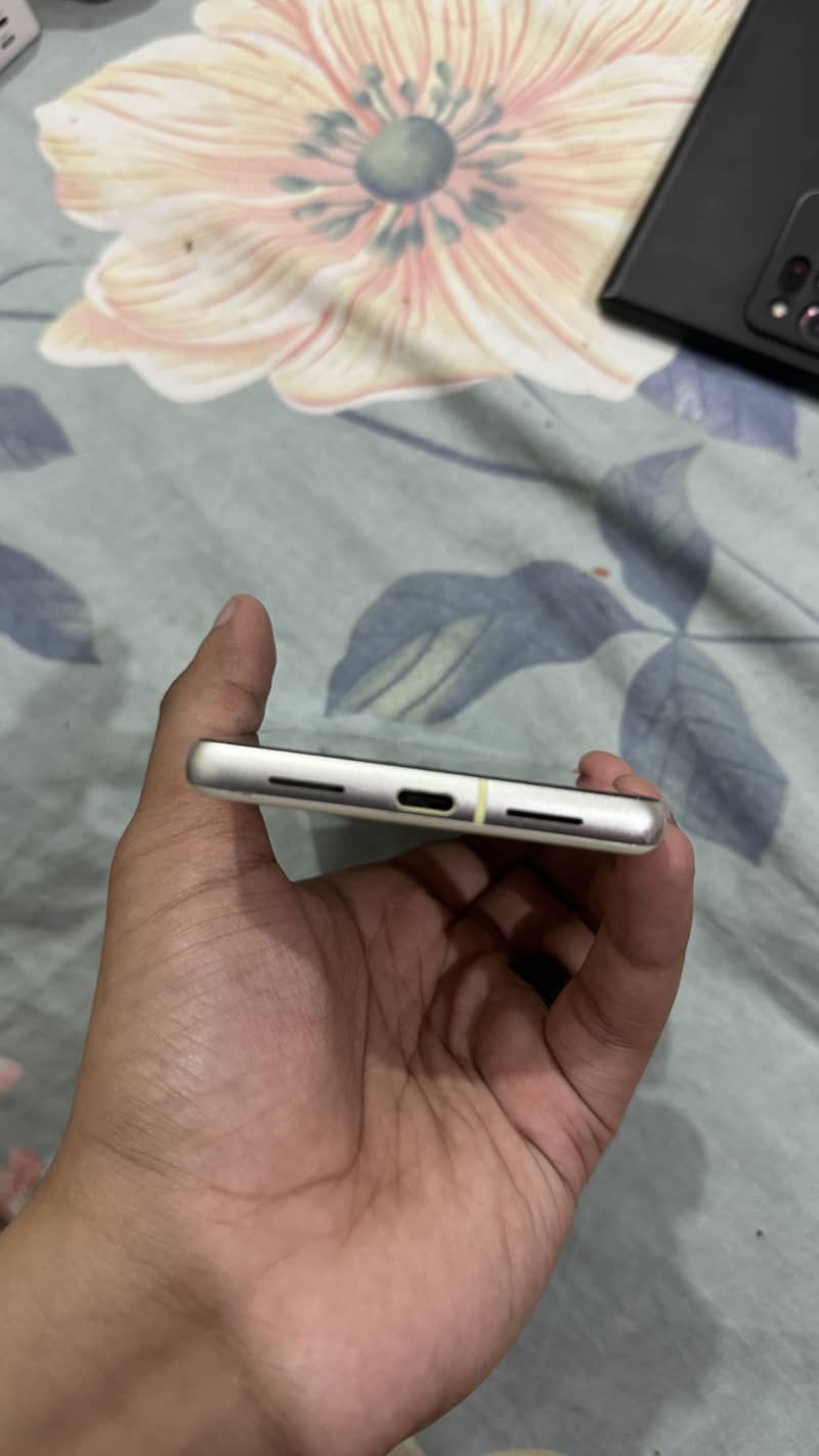 Google Pixel 7 3