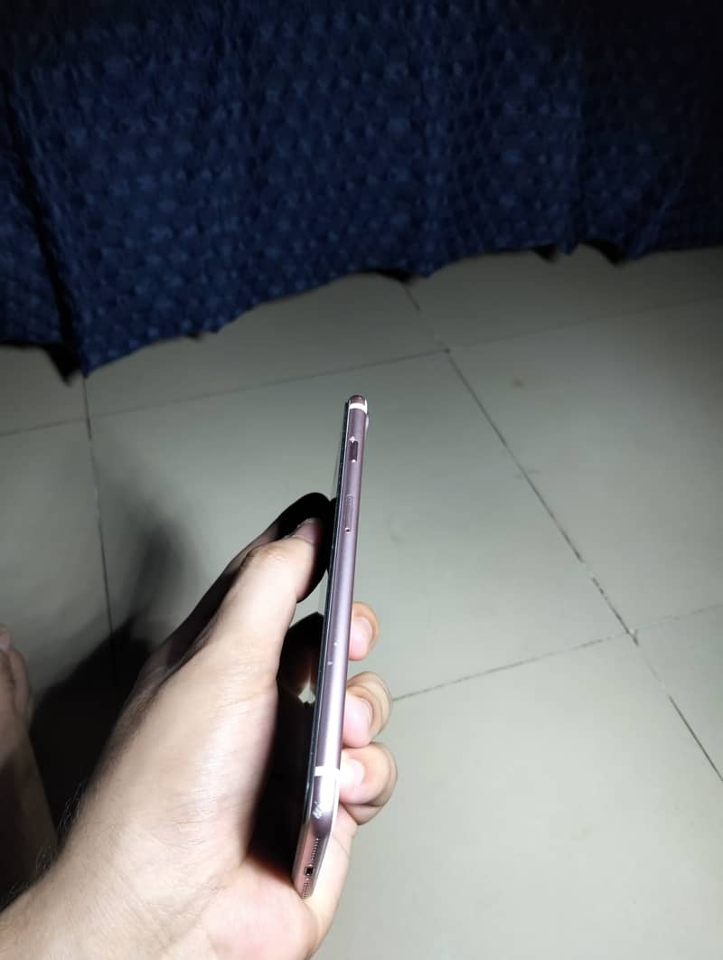Apple iPhone 7 Plus 0