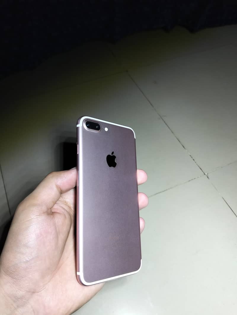 Apple iPhone 7 Plus 1