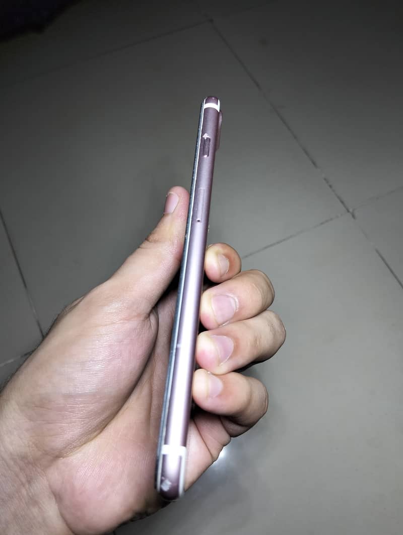 Apple iPhone 7 Plus 2
