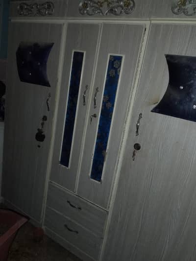 3 door wardrobe