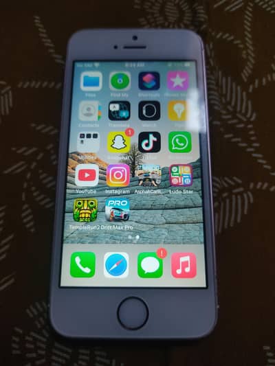 Apple iPhone SE