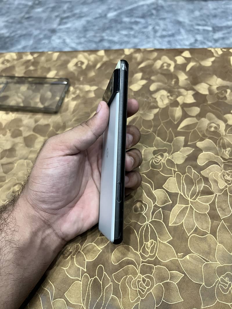 Google Pixel 6 4