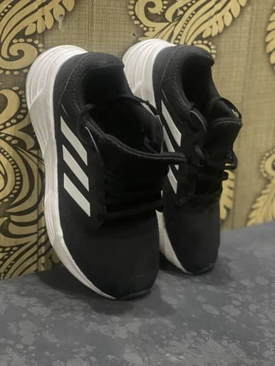 adidas  shoe galaxy 6