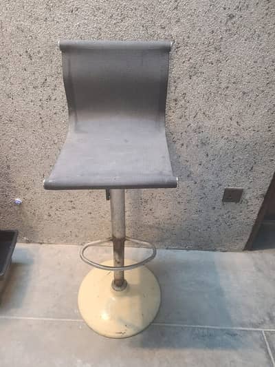 Get kids hair cutting chair for your salon