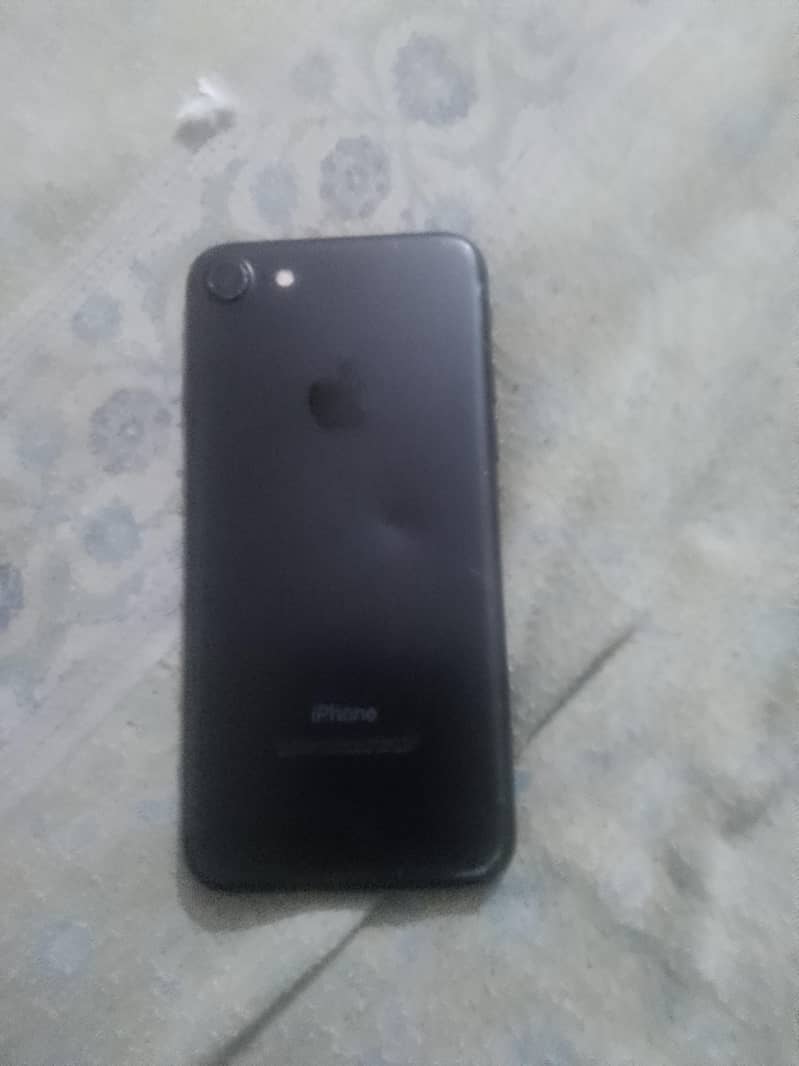 Apple iPhone 7 3