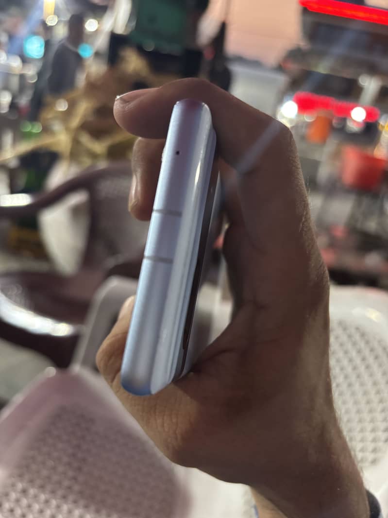 Google Pixel 7A 3