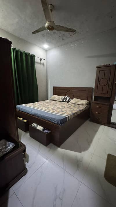 king size bed with 2 side tables