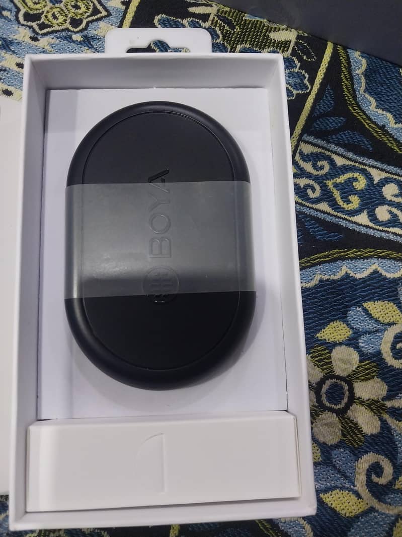 BOYA wireless microphone 1