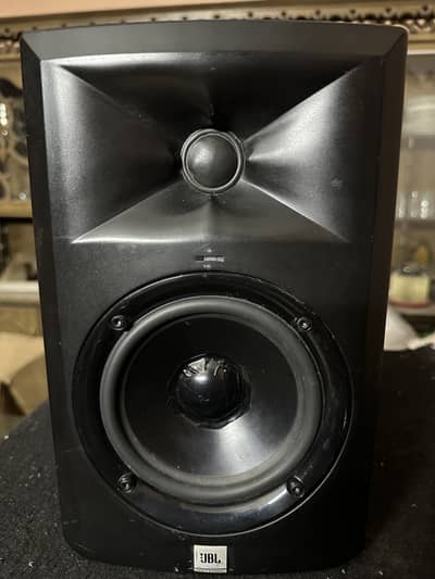JBL LSR 305 3 series Studio Monitor