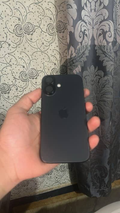 Apple iPhone 16