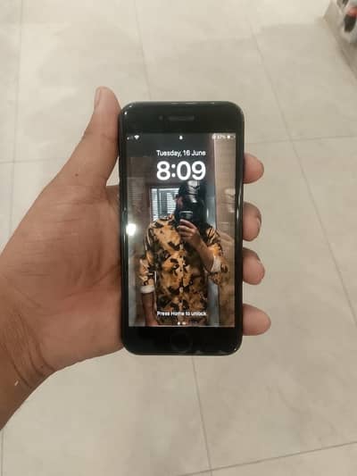 Apple iPhone SE