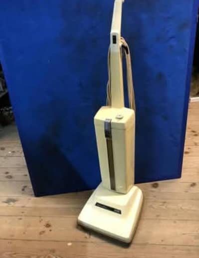 VACUUM CLEANER