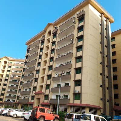 10 MARLA 3 BEDROOM APARTMENT AVAILABLE FOR SALE