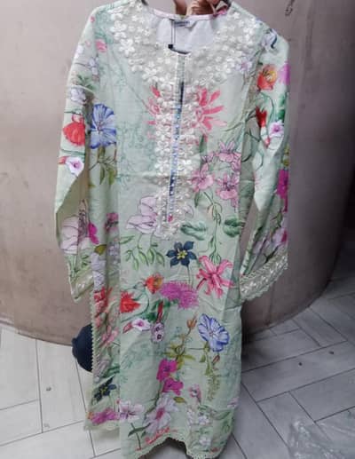 most beautiful neckline