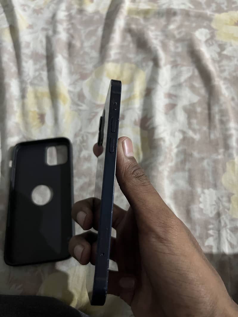 Apple iPhone 12 5