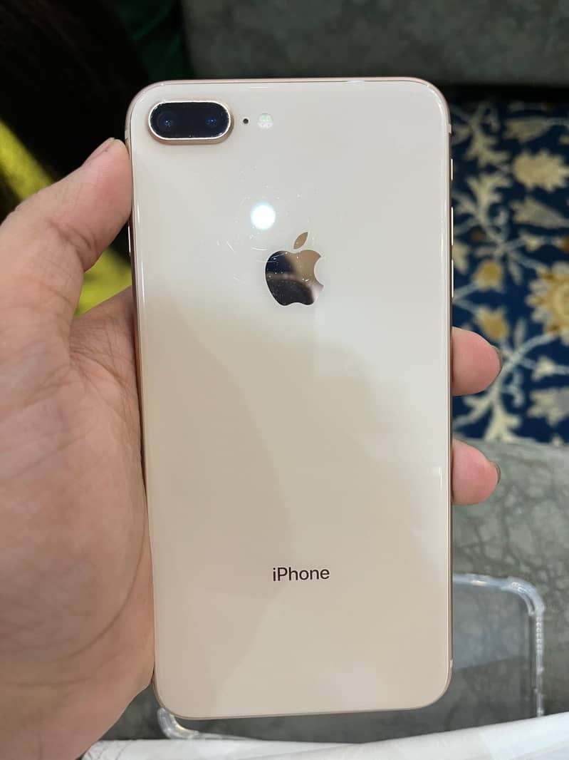Apple iPhone 8 Plus 0