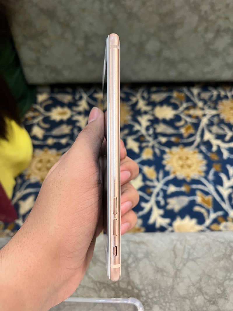 Apple iPhone 8 Plus 2