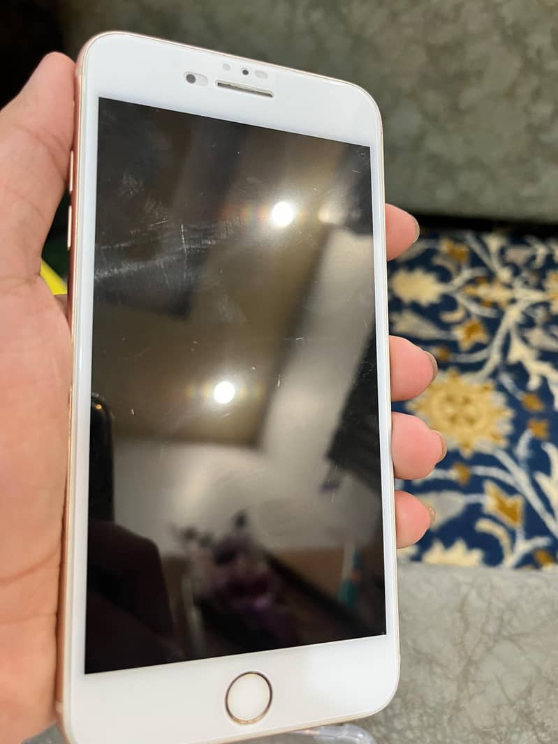 Apple iPhone 8 Plus 3