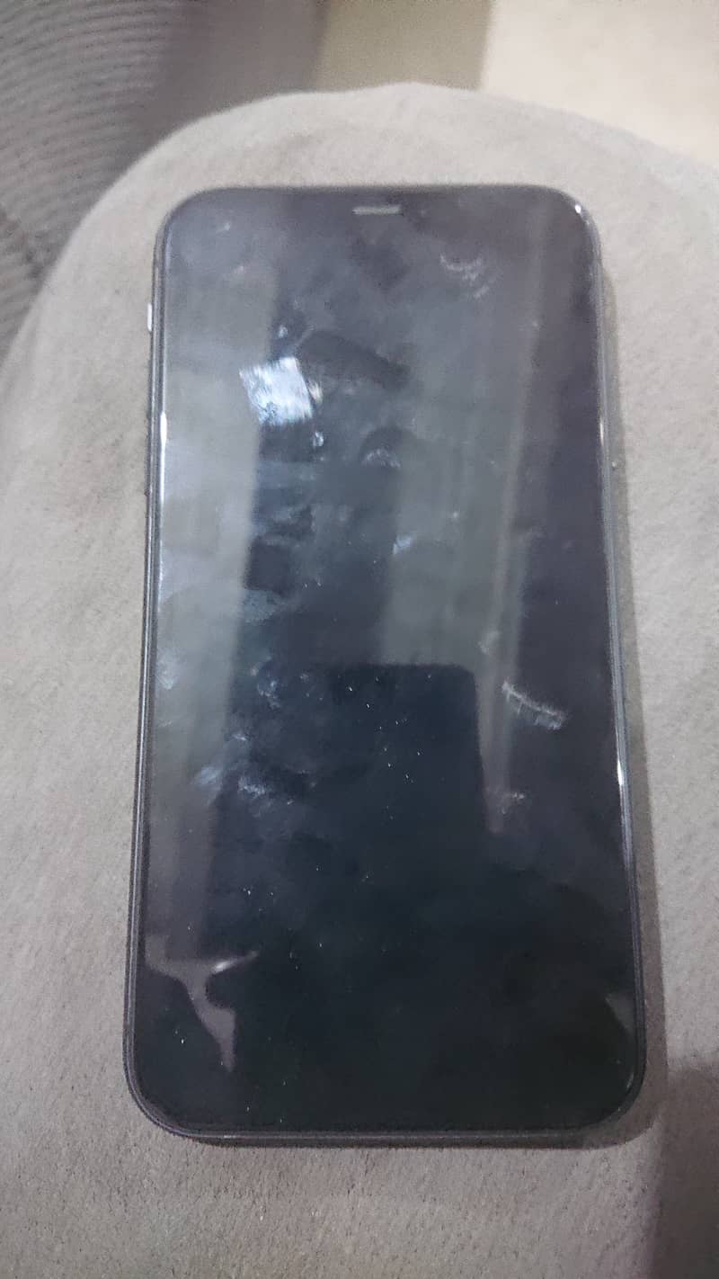 Apple iPhone 11 3