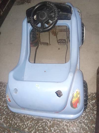 bacho ki car hai use Mai. 0331-5500508