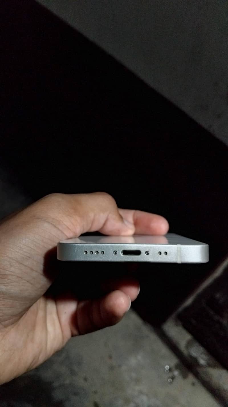 Apple iPhone 12 mini 1