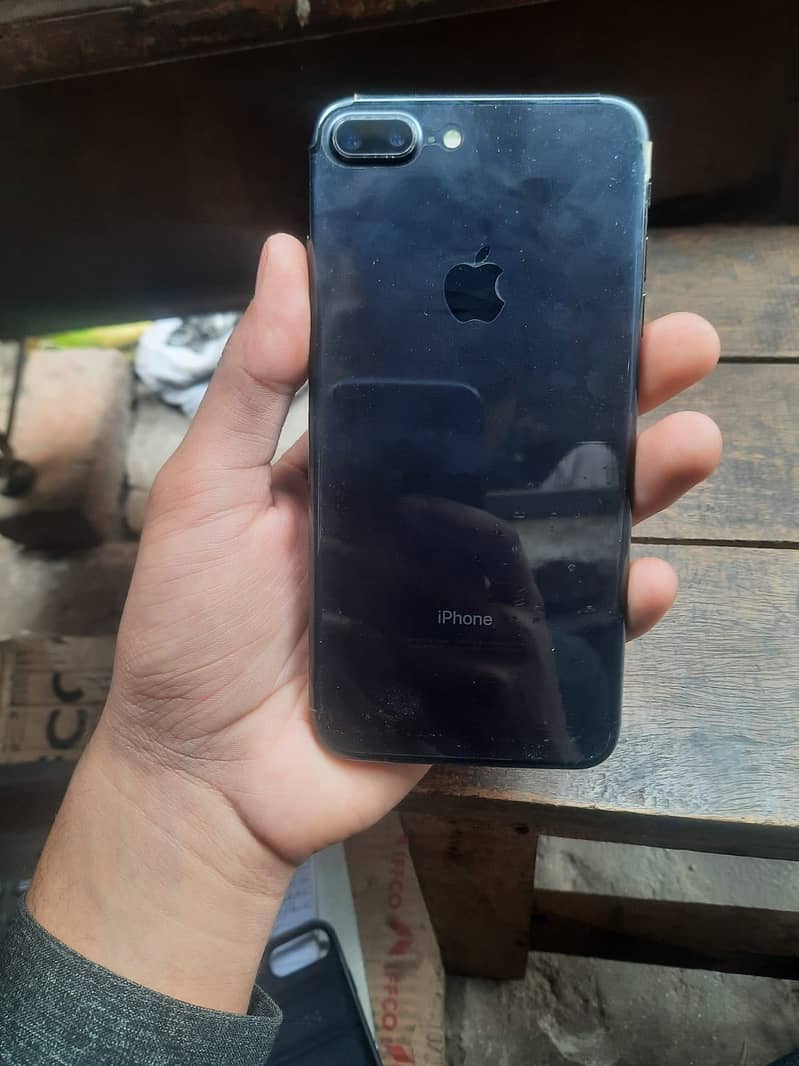 Apple iPhone 7 Plus 2