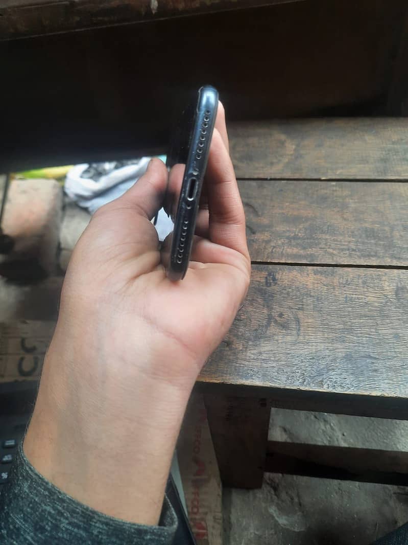 Apple iPhone 7 Plus 3