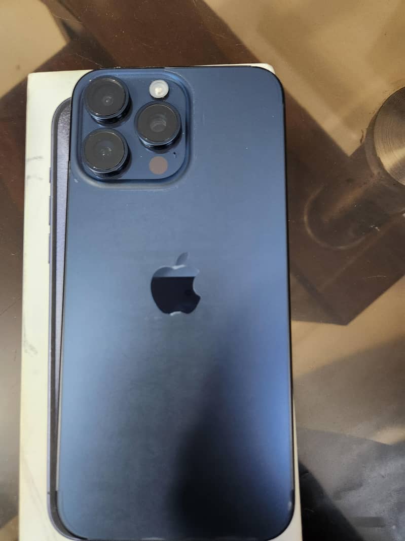Apple iPhone 15 Pro Max 3