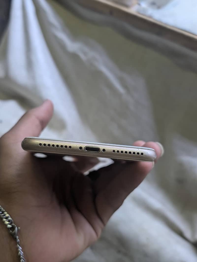 Apple iPhone 8 Plus 6