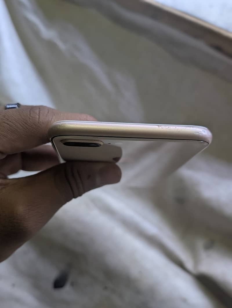 Apple iPhone 8 Plus 7