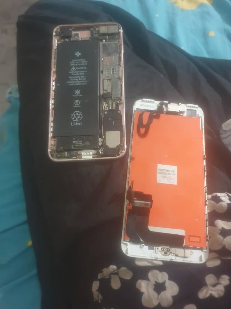 Apple iPhone 7 Plus 0