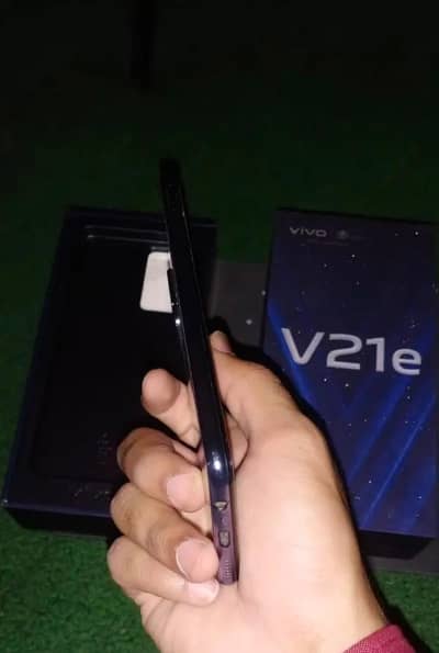 Vivo V21e