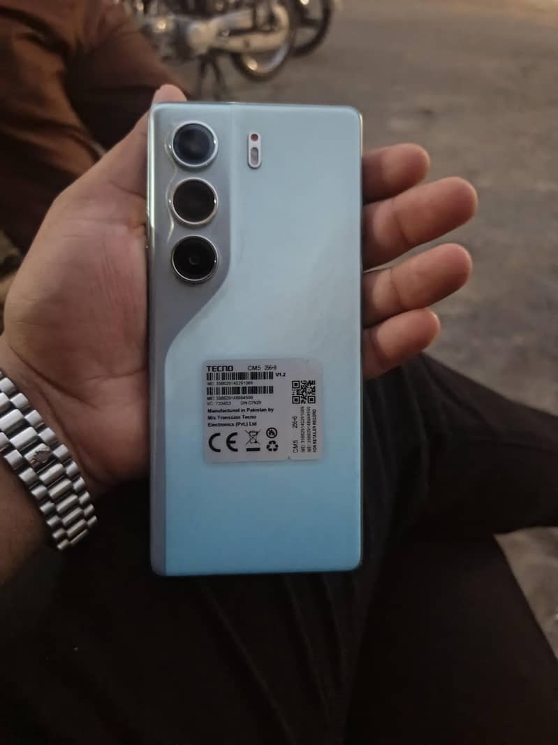 Tecno CAMON 40 0