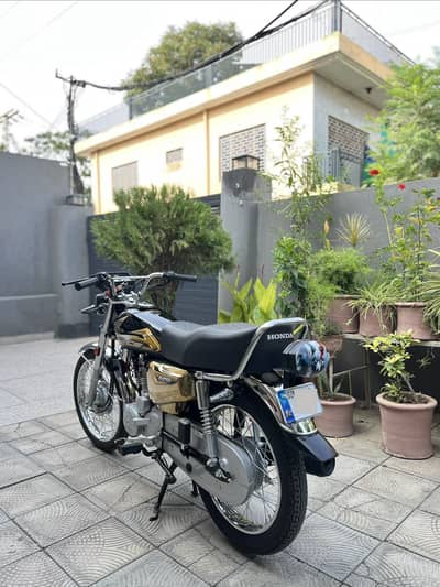 Honda CG125S Gold Edition