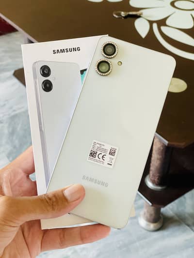 Samsung Mobile A06