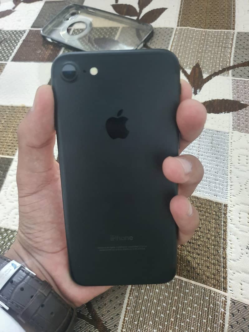 Apple iPhone 7 2