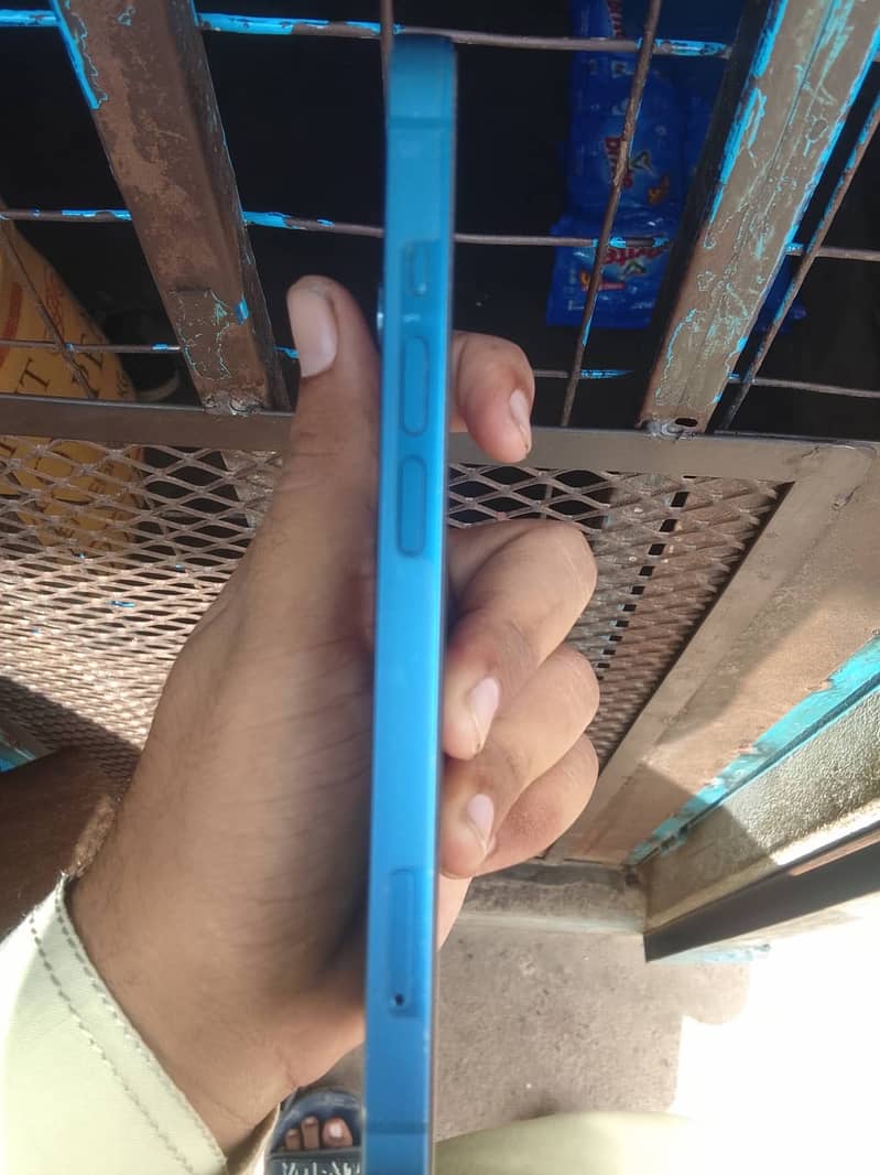 iPhone 13 2