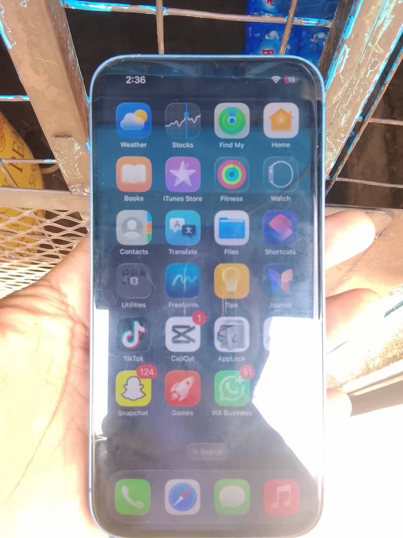 iPhone 13 3