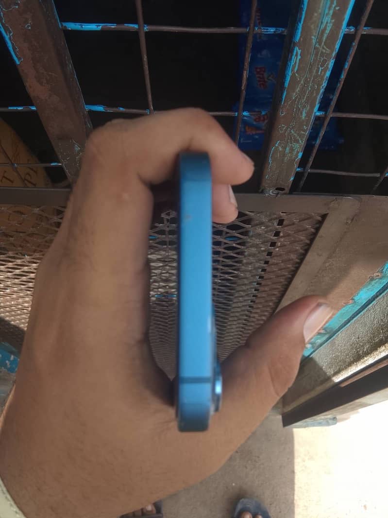 iPhone 13 5