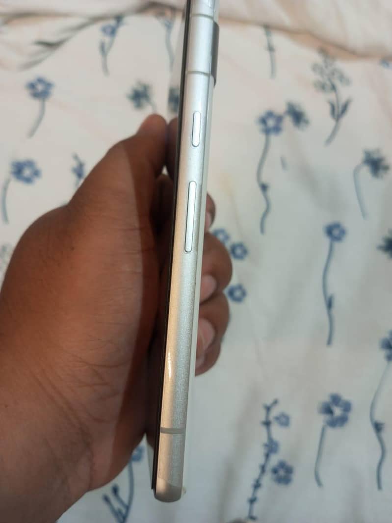 Google Pixel 7a 2