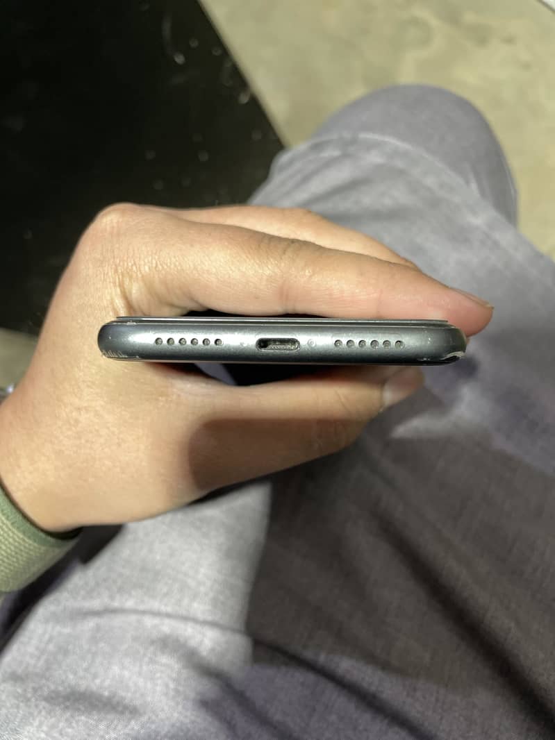 Apple iPhone 11 3